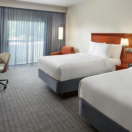 Courtyard By Marriott Atlanta Executive Park/Emory Hotel Екстериор снимка