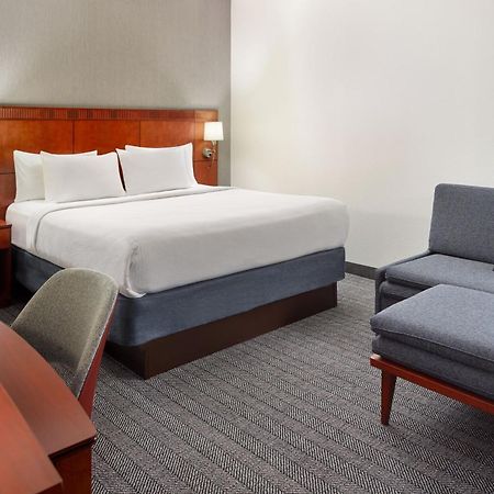Courtyard By Marriott Atlanta Executive Park/Emory Hotel Екстериор снимка