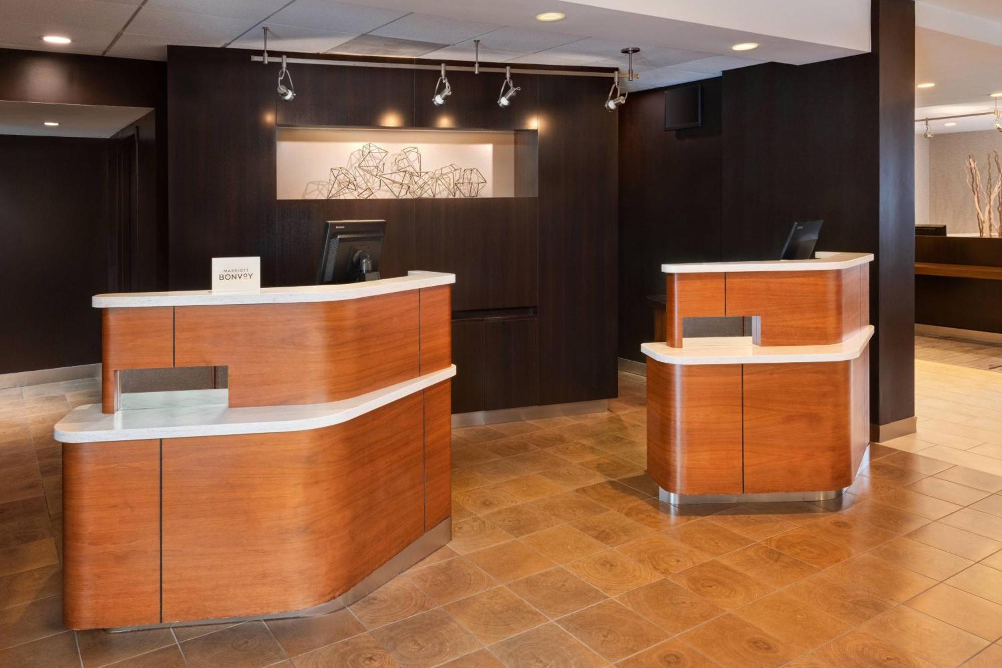 Courtyard By Marriott Atlanta Executive Park/Emory Hotel Екстериор снимка