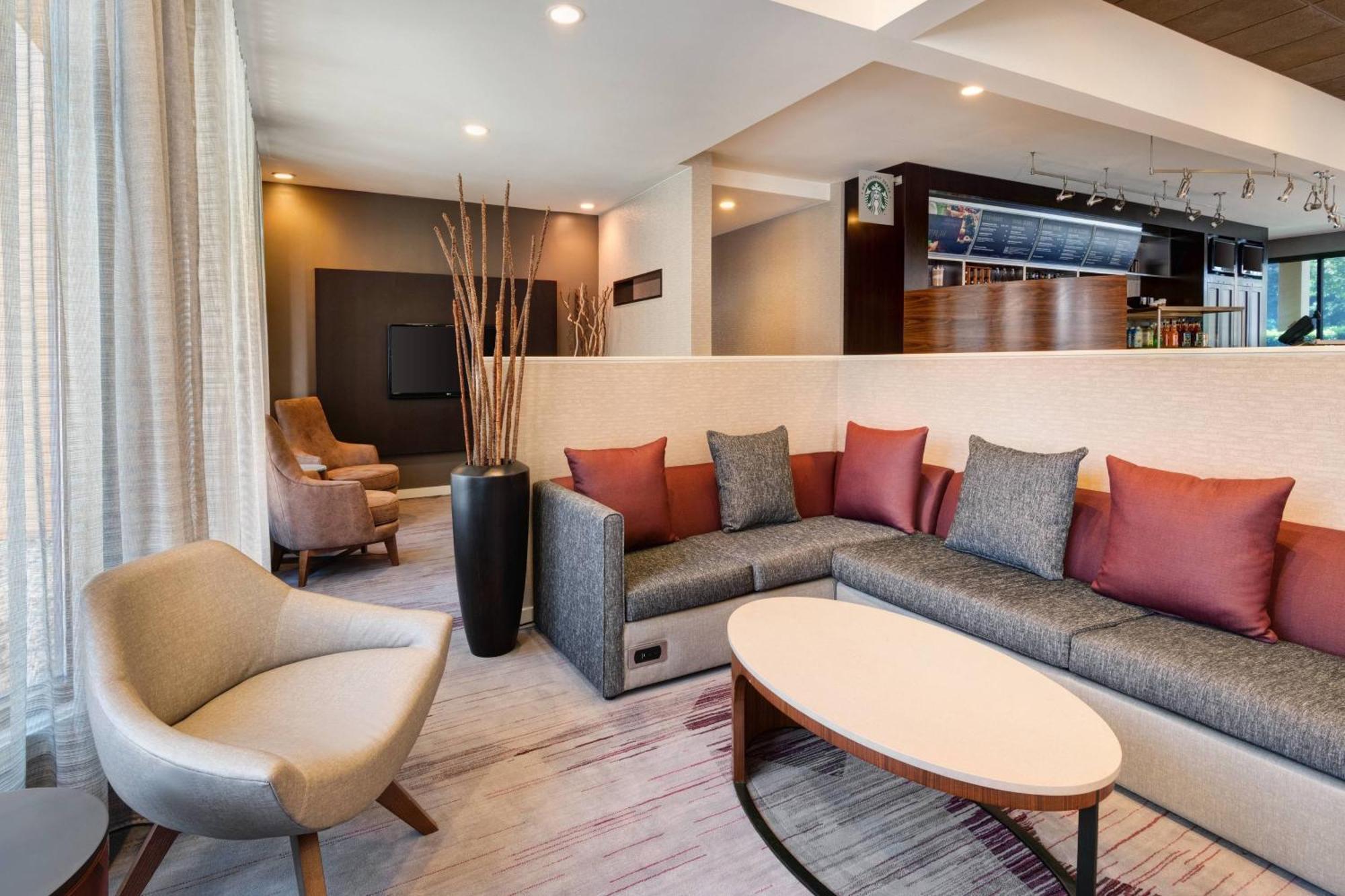 Courtyard By Marriott Atlanta Executive Park/Emory Hotel Екстериор снимка