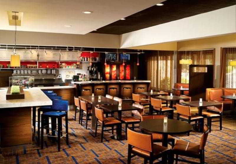 Courtyard By Marriott Atlanta Executive Park/Emory Hotel Екстериор снимка