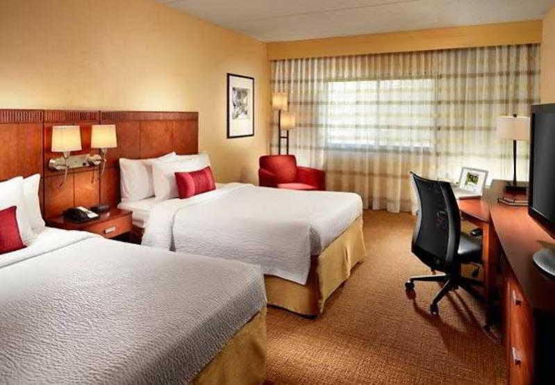 Courtyard By Marriott Atlanta Executive Park/Emory Hotel Екстериор снимка