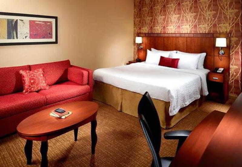 Courtyard By Marriott Atlanta Executive Park/Emory Hotel Екстериор снимка