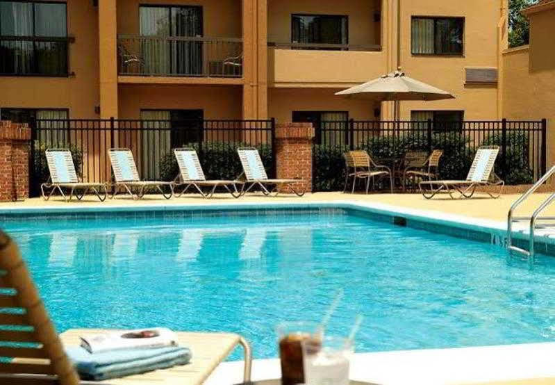 Courtyard By Marriott Atlanta Executive Park/Emory Hotel Екстериор снимка