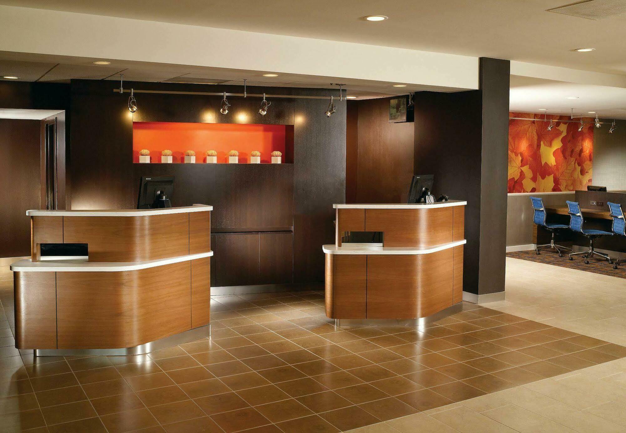 Courtyard By Marriott Atlanta Executive Park/Emory Hotel Екстериор снимка
